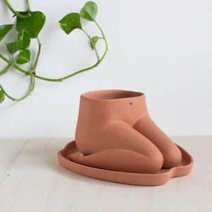 Kneeling Leggy Planter w/ Drip Tray by Cactus Clayworks