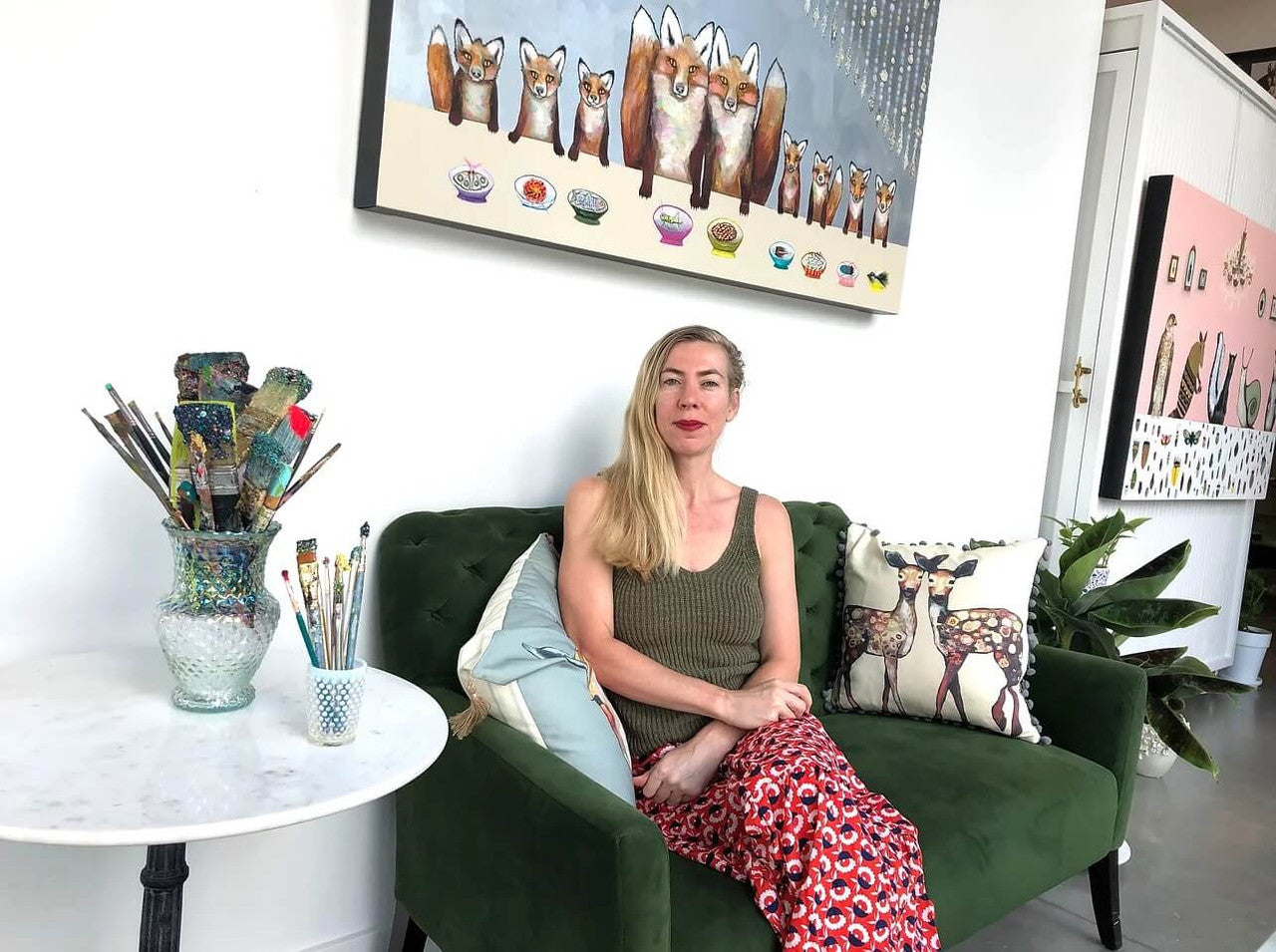 Get to Know the Austin Artist: Eli Halpin
Eli Halpin grew up in Alaska and now lives and paints full time in Austin Texas. Her focus is on animal face expressions while enjoying and celebrating their paws, cheeks, whiskers, claws, hooves, antlers, horns and tusks.