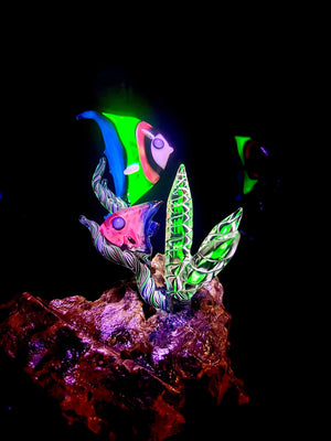 Ultraviolet Angel Fish by Steve Vaught of Indo Glass